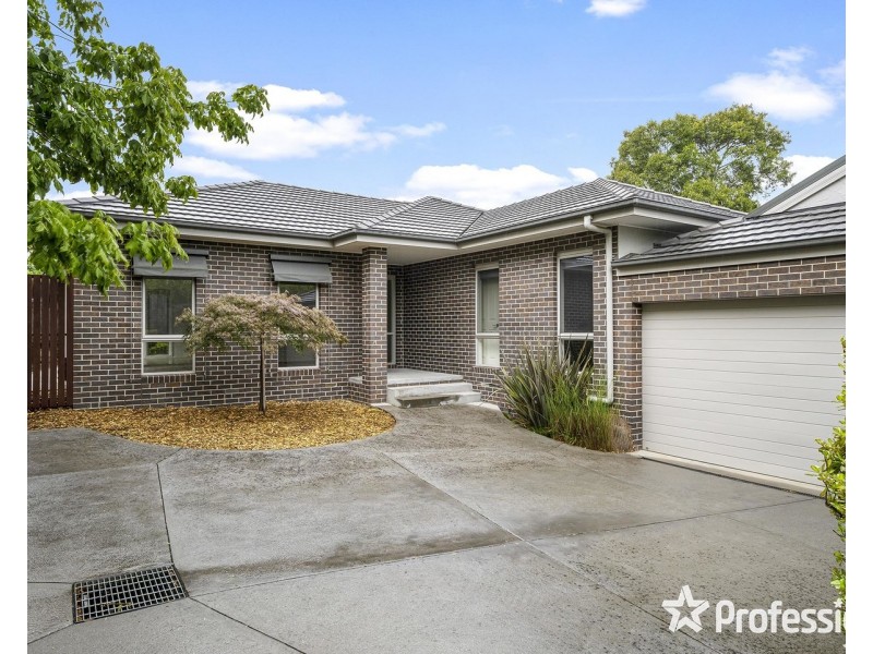 12a Saxon Drive, Mooroolbark VIC 3138