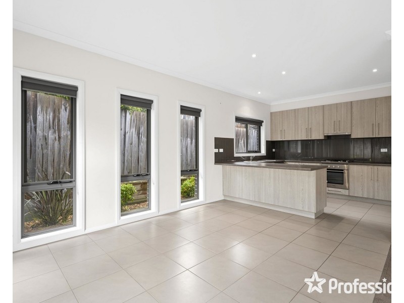 12a Saxon Drive, Mooroolbark VIC 3138