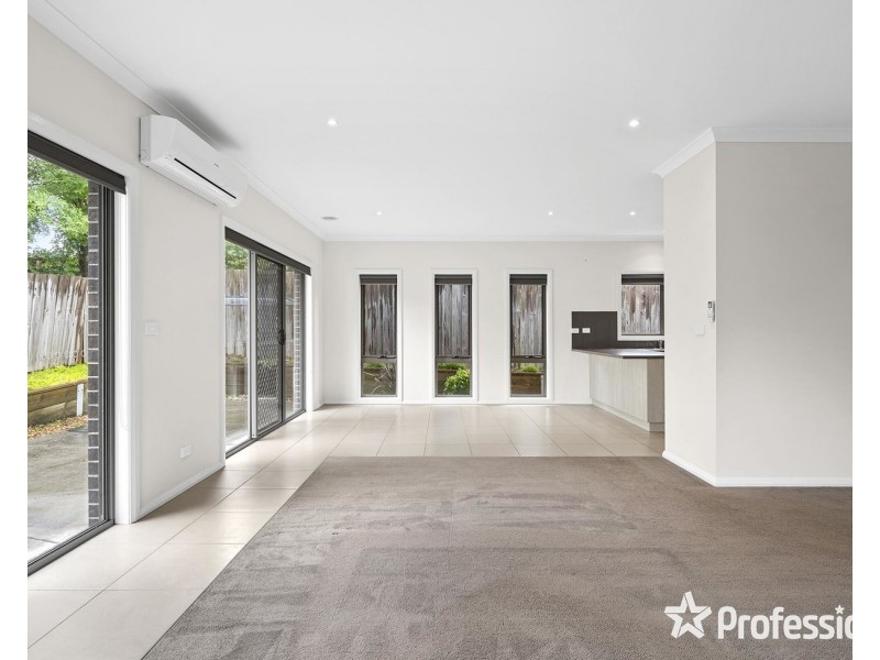12a Saxon Drive, Mooroolbark VIC 3138