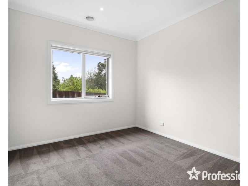 12a Saxon Drive, Mooroolbark VIC 3138
