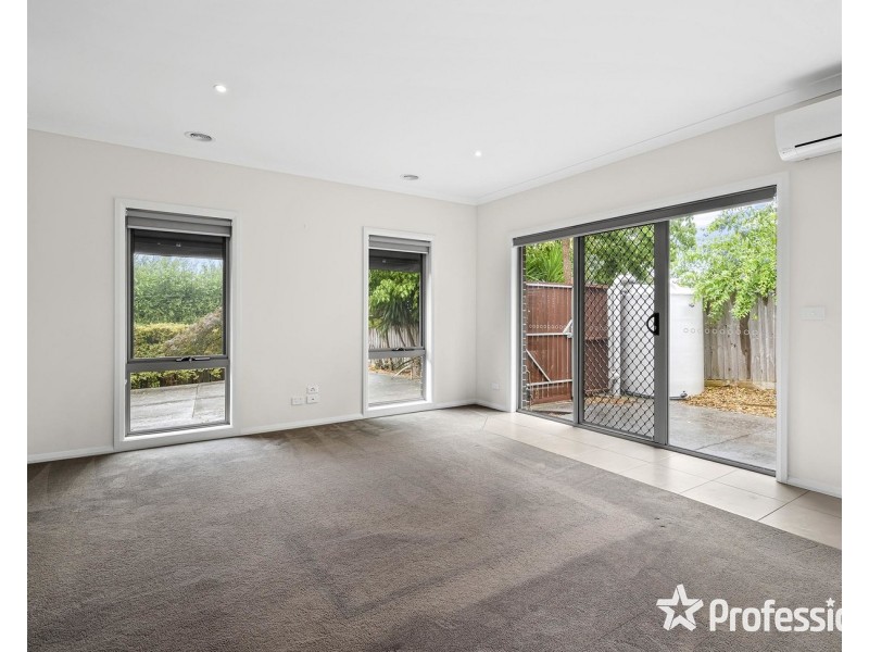12a Saxon Drive, Mooroolbark VIC 3138