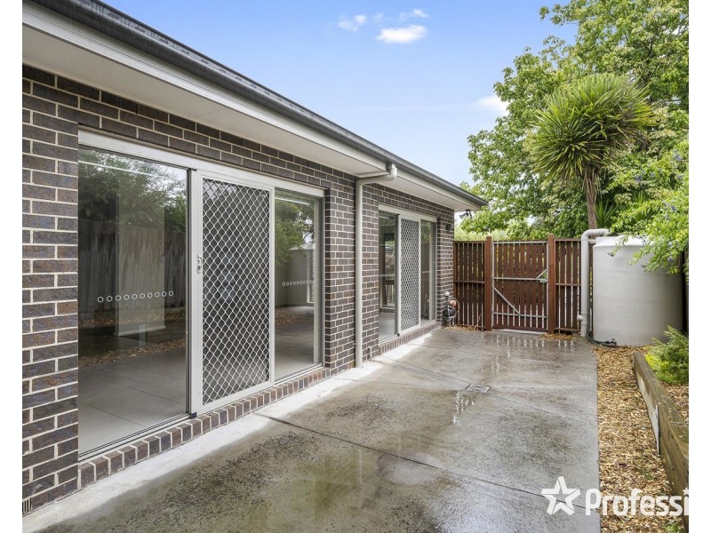 12a Saxon Drive, Mooroolbark VIC 3138