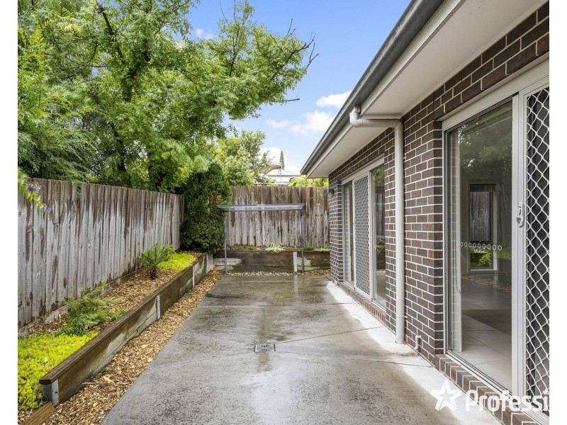 12a Saxon Drive, Mooroolbark VIC 3138