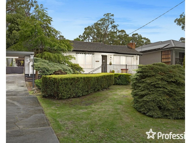 77 Stephen Avenue, Montrose VIC 3765