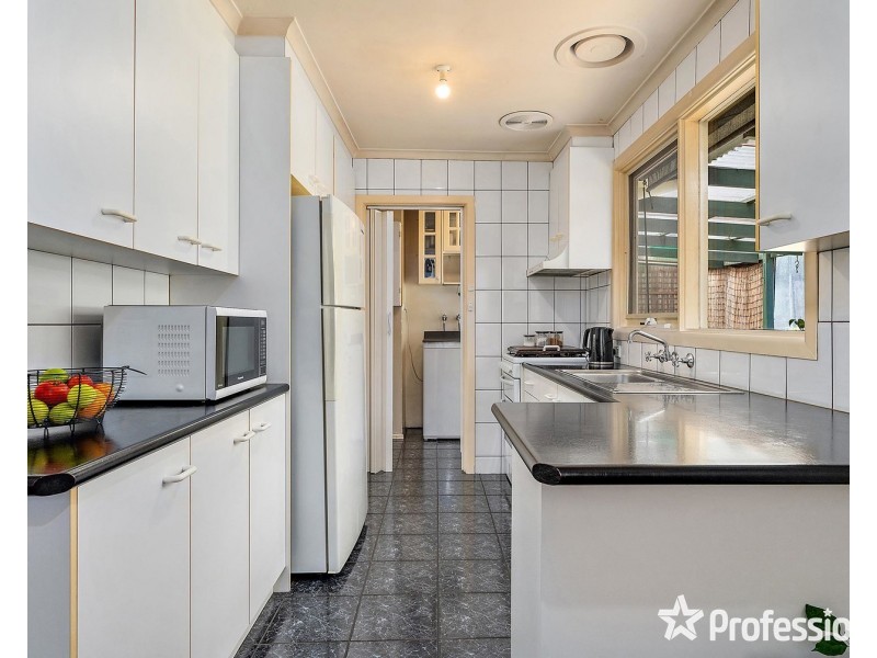 77 Stephen Avenue, Montrose VIC 3765