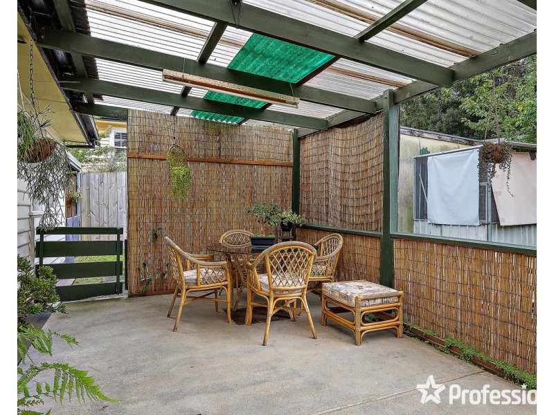 77 Stephen Avenue, Montrose VIC 3765