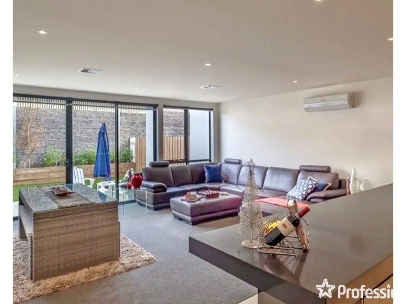 22 Bardaster Boulevard, Chirnside Park VIC 3116