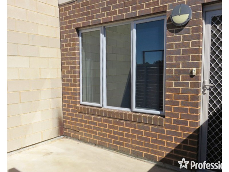 25/8-10 Mount View Parade, Mooroolbark VIC 3138