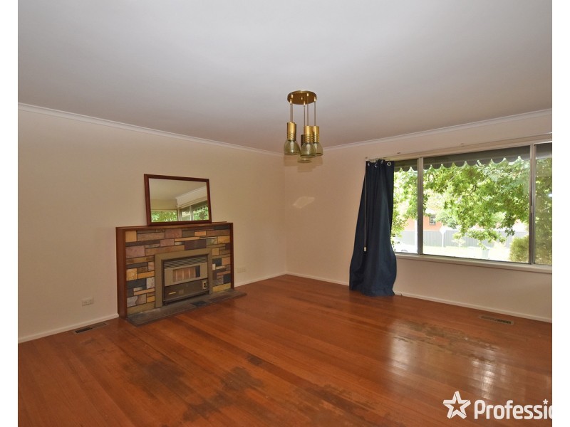 12 Edith Avenue, Croydon VIC 3136