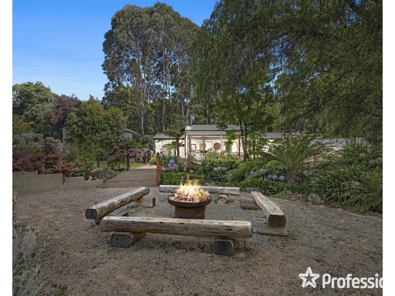 19-21 Mikado Road, Mount Evelyn VIC 3796