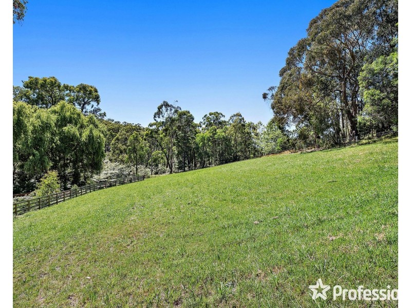 19-21 Mikado Road, Mount Evelyn VIC 3796