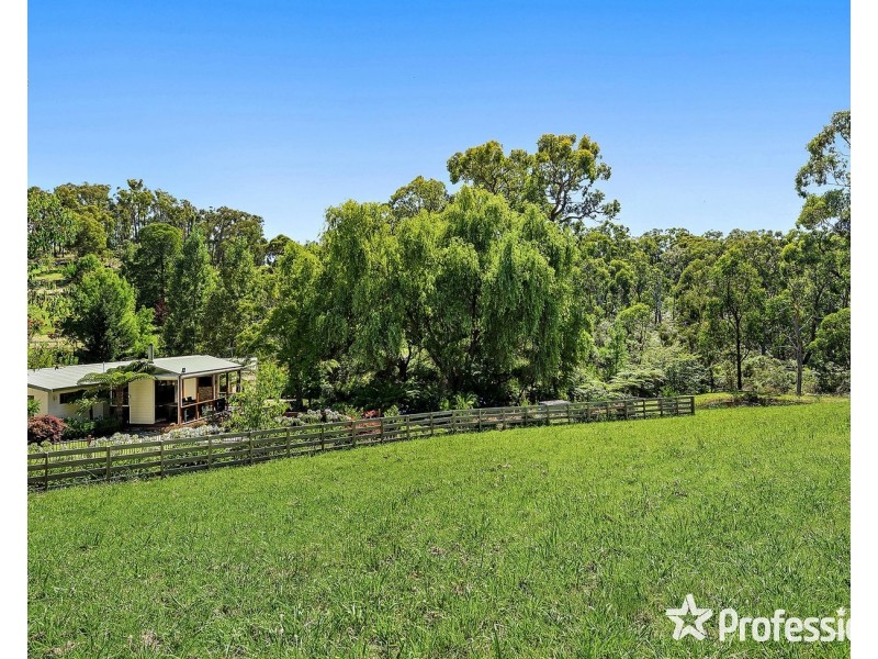 19-21 Mikado Road, Mount Evelyn VIC 3796