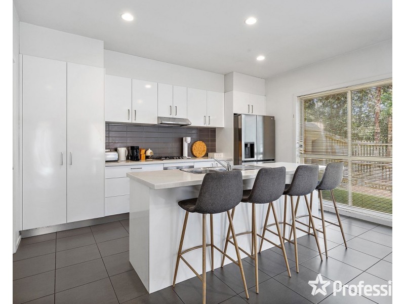 4 Autumn Way, Kilsyth VIC 3137