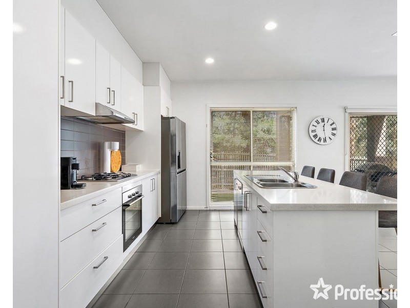 4 Autumn Way, Kilsyth VIC 3137