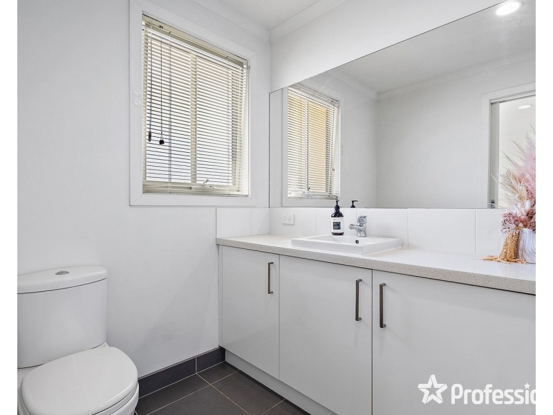 4 Autumn Way, Kilsyth VIC 3137