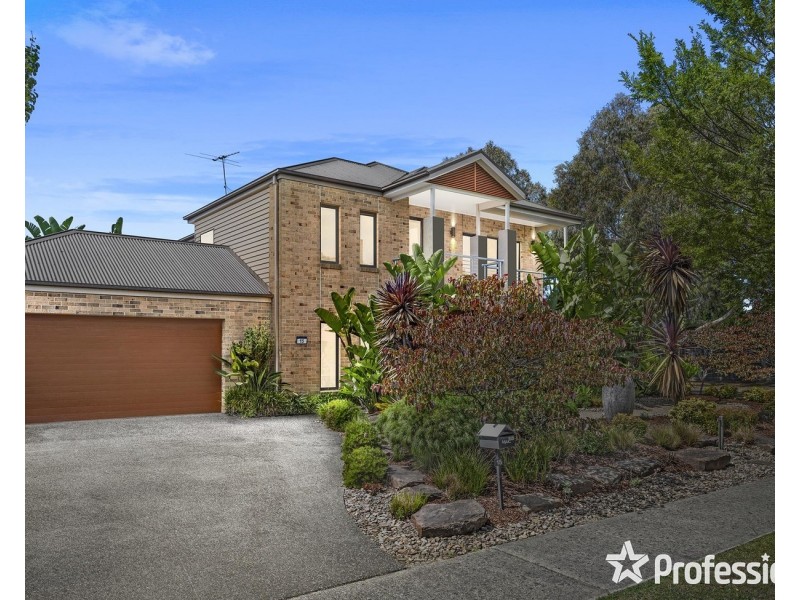 15 Valley Park Drive, Mooroolbark VIC 3138