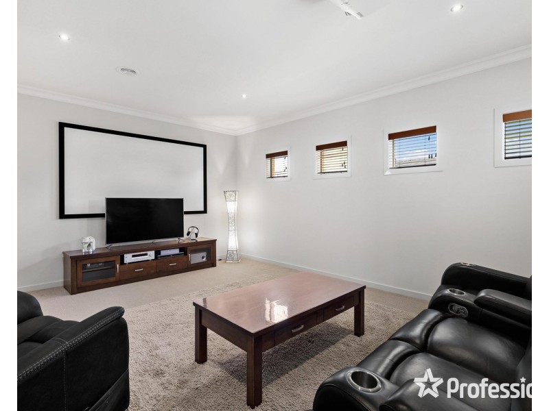 15 Valley Park Drive, Mooroolbark VIC 3138
