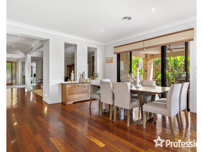 15 Valley Park Drive, Mooroolbark VIC 3138