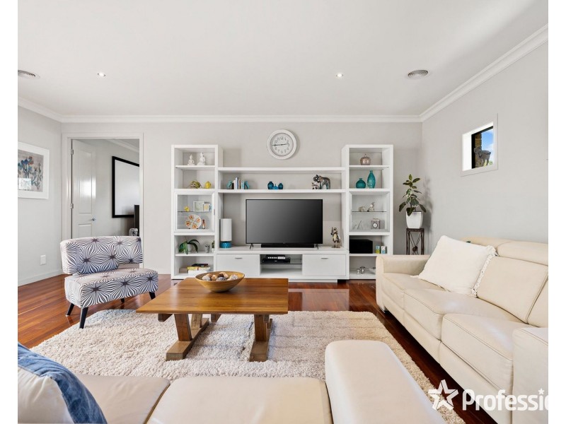 15 Valley Park Drive, Mooroolbark VIC 3138