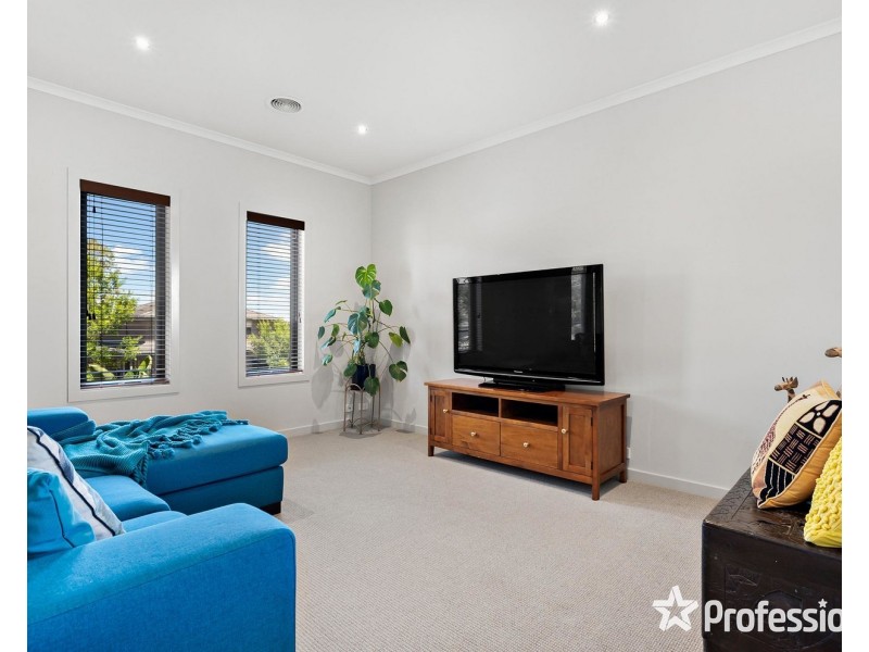 15 Valley Park Drive, Mooroolbark VIC 3138
