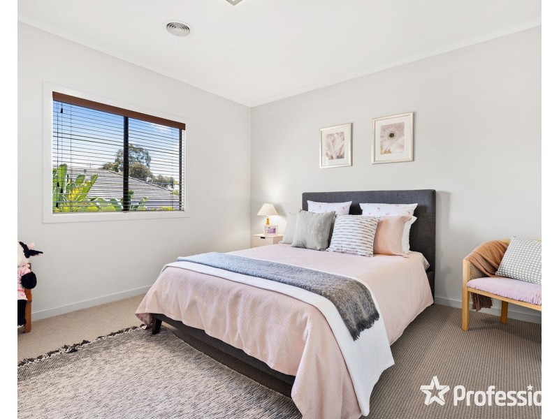 15 Valley Park Drive, Mooroolbark VIC 3138