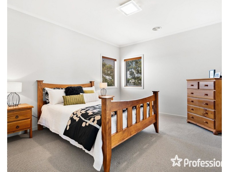 15 Valley Park Drive, Mooroolbark VIC 3138