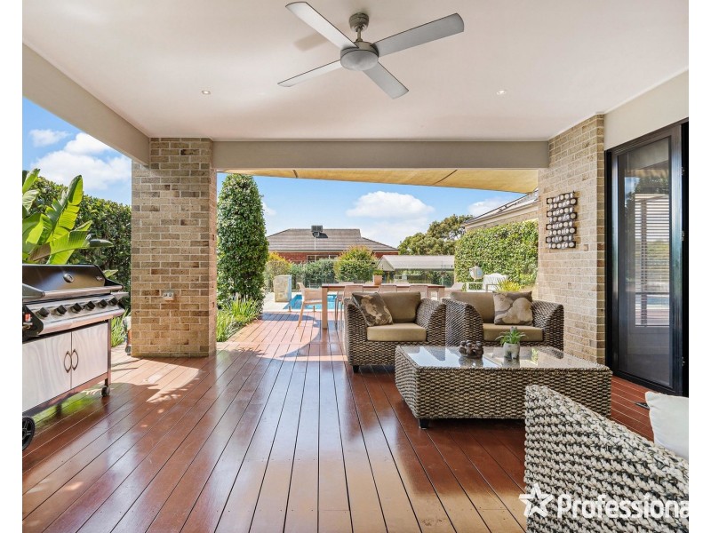 15 Valley Park Drive, Mooroolbark VIC 3138