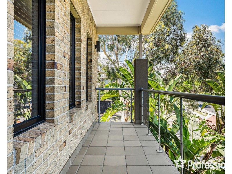 15 Valley Park Drive, Mooroolbark VIC 3138