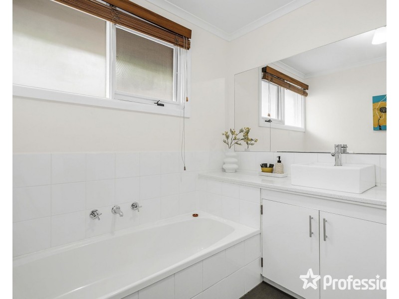 5 Ross Pincott Drive, Mooroolbark VIC 3138