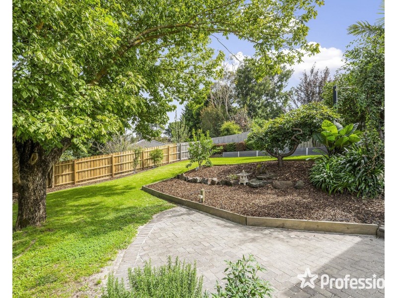 5 Ross Pincott Drive, Mooroolbark VIC 3138