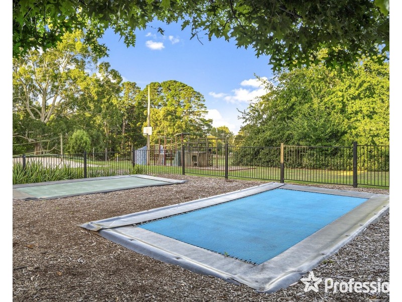 90 Lewis Road, Silvan VIC 3795