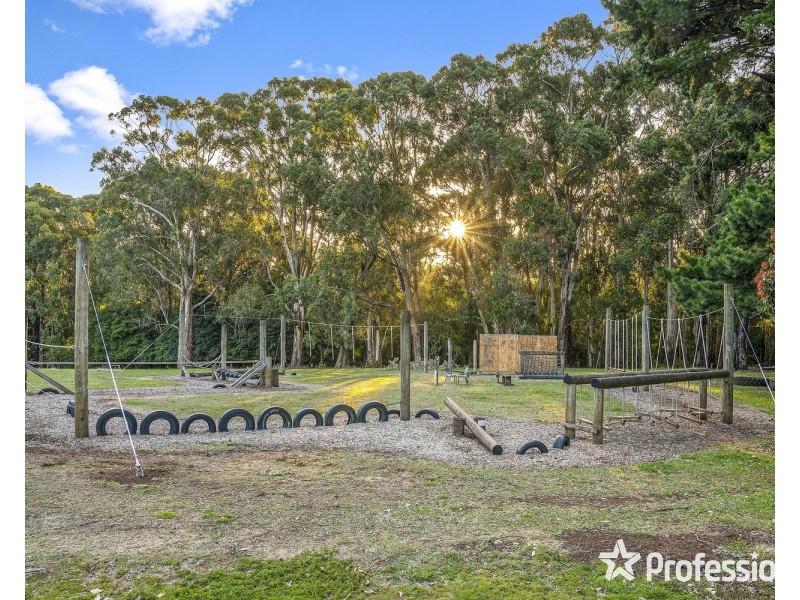 90 Lewis Road, Silvan VIC 3795