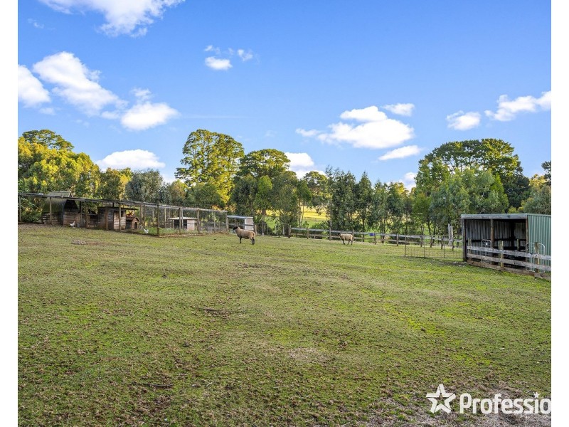 90 Lewis Road, Silvan VIC 3795
