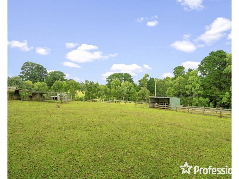 90 Lewis Road, Silvan VIC 3795