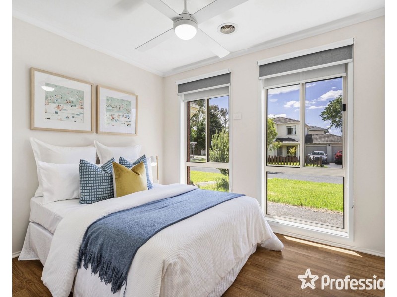 25 Charlwood Drive, Mooroolbark VIC 3138