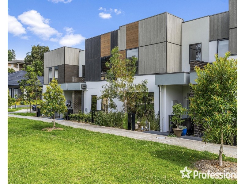 8 Bower Walk, Chirnside Park VIC 3116