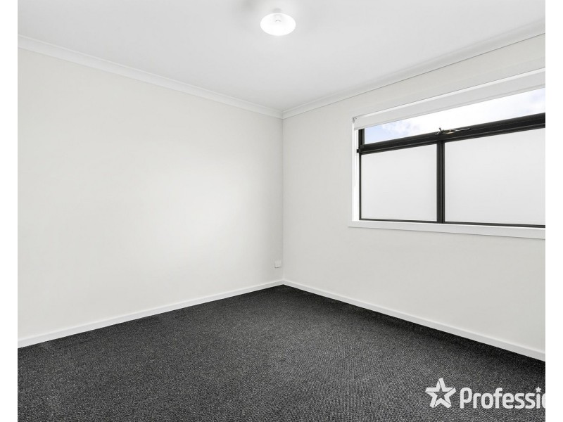8 Bower Walk, Chirnside Park VIC 3116