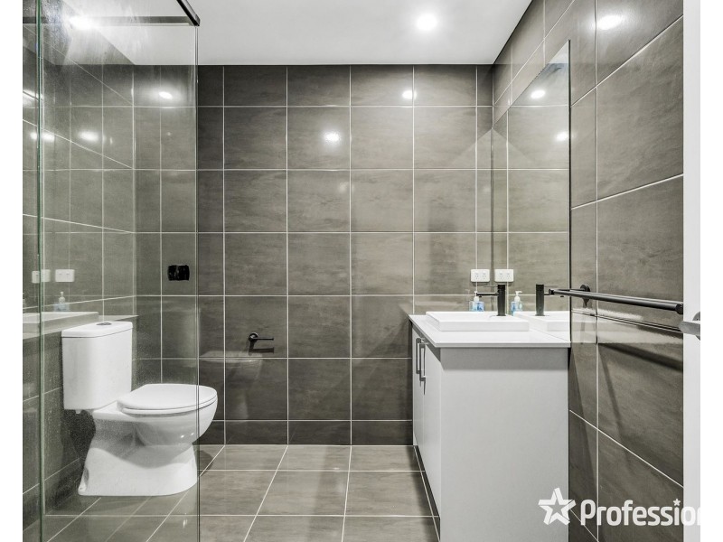 8 Bower Walk, Chirnside Park VIC 3116