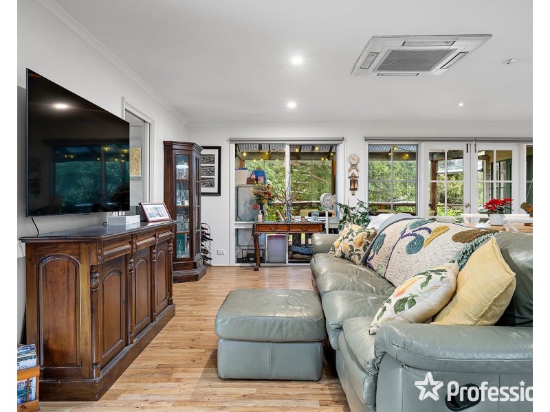 90 Lewis Road, Silvan VIC 3795