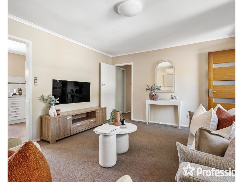 59 Pembroke Road, Mooroolbark VIC 3138
