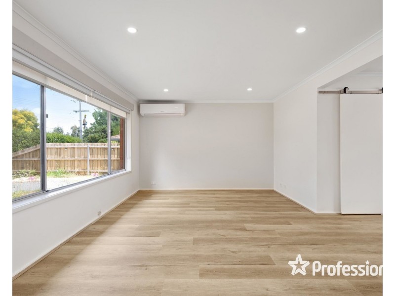 43 Hillview Drive, Kilsyth VIC 3137