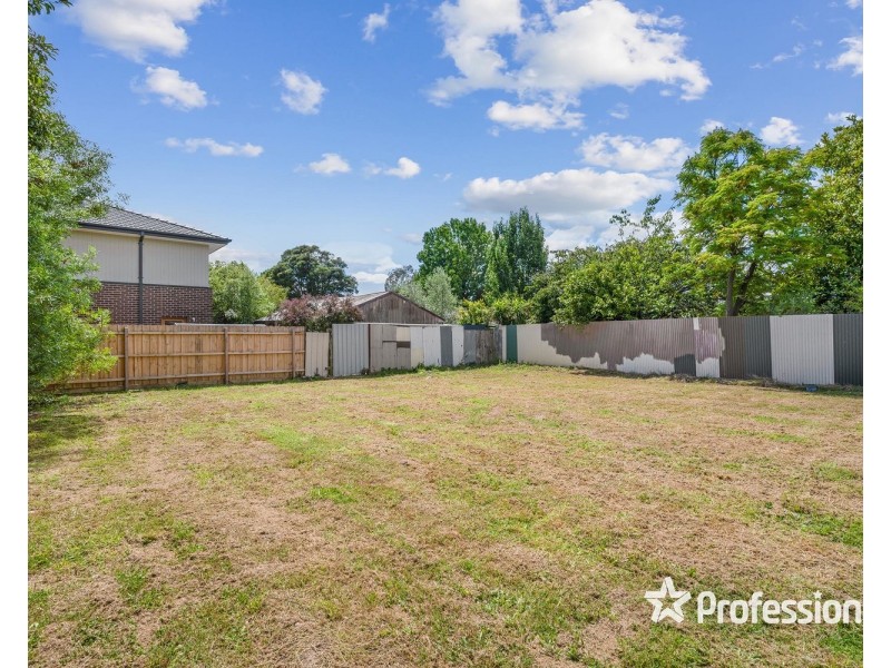 43 Hillview Drive, Kilsyth VIC 3137