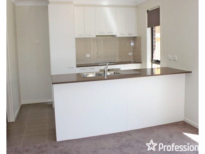 95 Spriggs Drive, Croydon VIC 3136