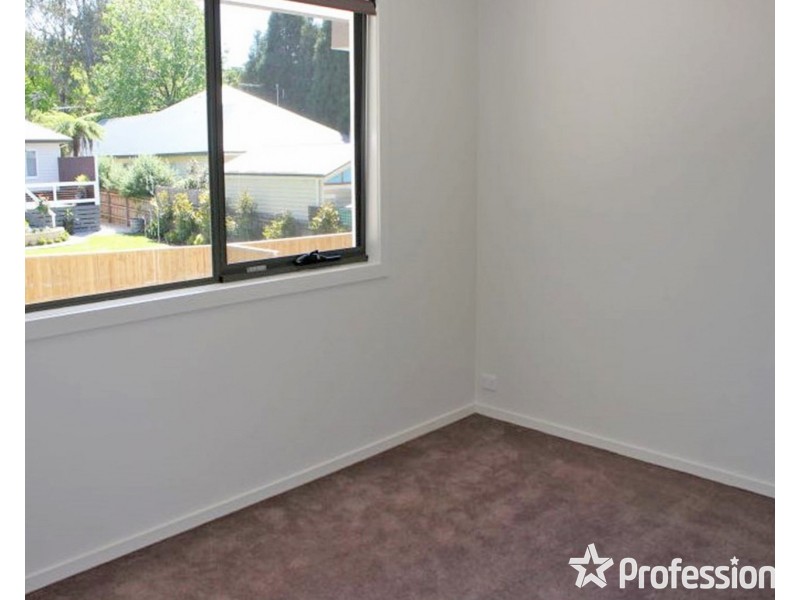 95 Spriggs Drive, Croydon VIC 3136