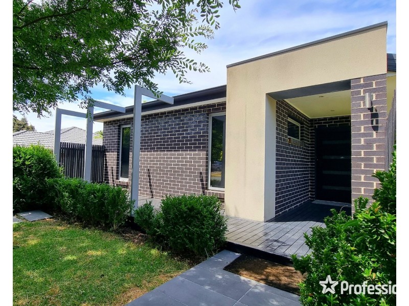 1 Acorn Grove, Mooroolbark VIC 3138