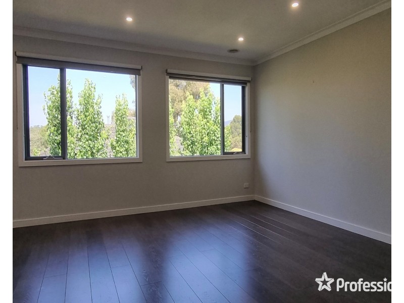 1 Acorn Grove, Mooroolbark VIC 3138