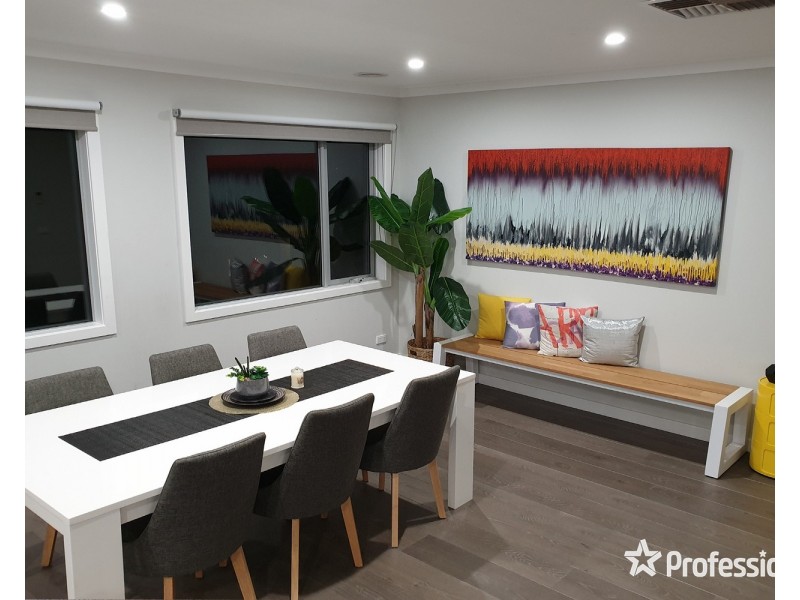 1 Acorn Grove, Mooroolbark VIC 3138