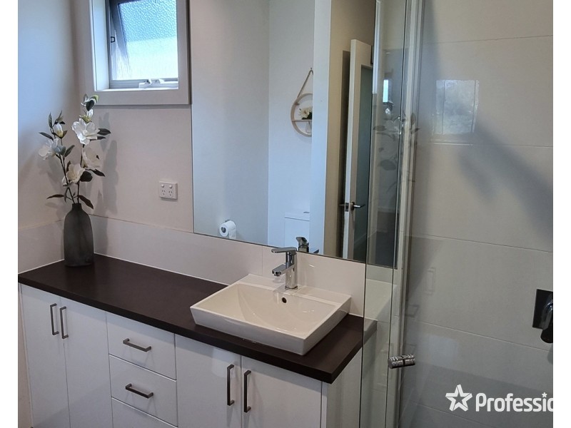 1 Acorn Grove, Mooroolbark VIC 3138
