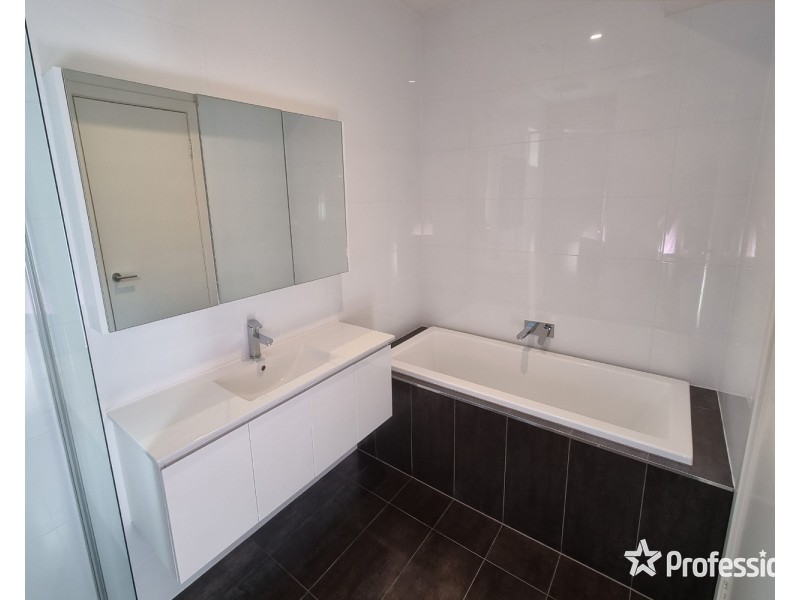 1 Acorn Grove, Mooroolbark VIC 3138