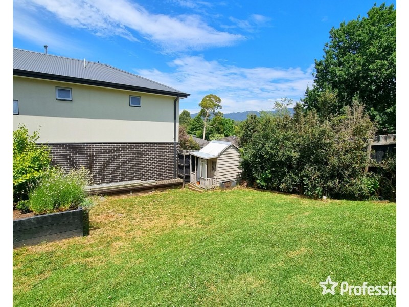 1 Acorn Grove, Mooroolbark VIC 3138